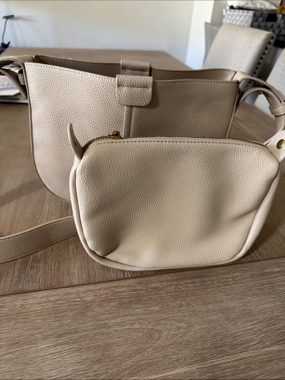 Antik Kraft Cream Pebbled Leather Adjustable Strap Shoulder Bag